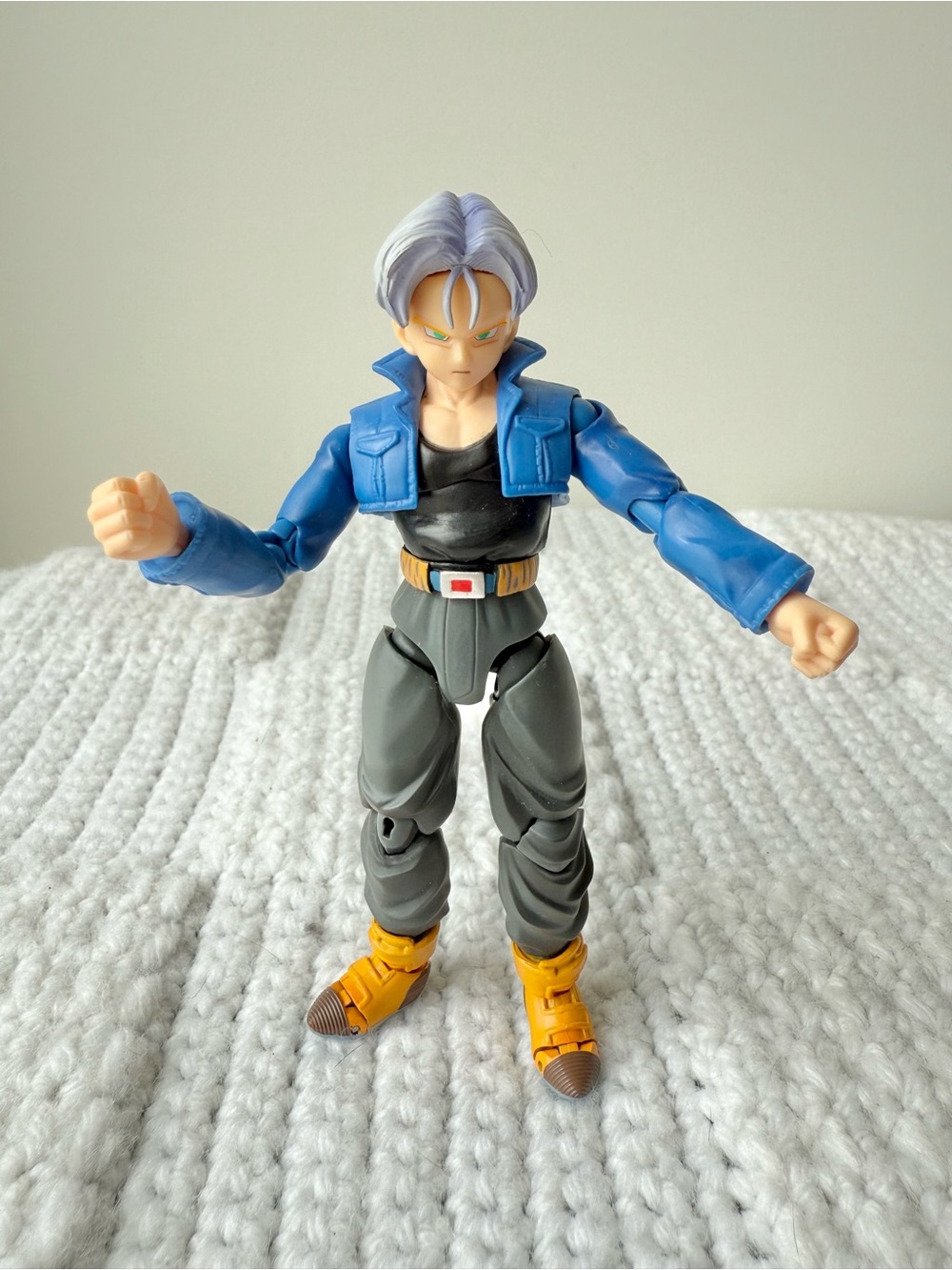 Bandai S.H.Figuarts Dragon Ball Z Super Saiyan Trunks figure